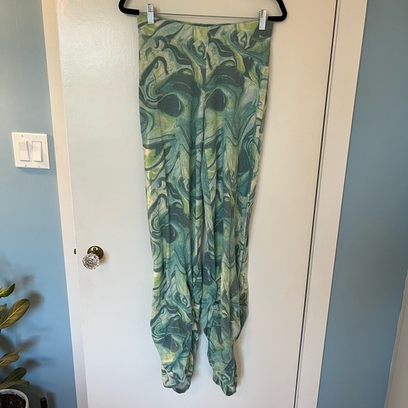 JADED LONDON TIE DYE PRINT RUCHED HEM PRINTED KNIT JOGGERS - Picture 2 of 6